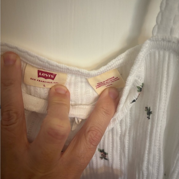 Levi’s cami tank in large - Picture 3 of 5